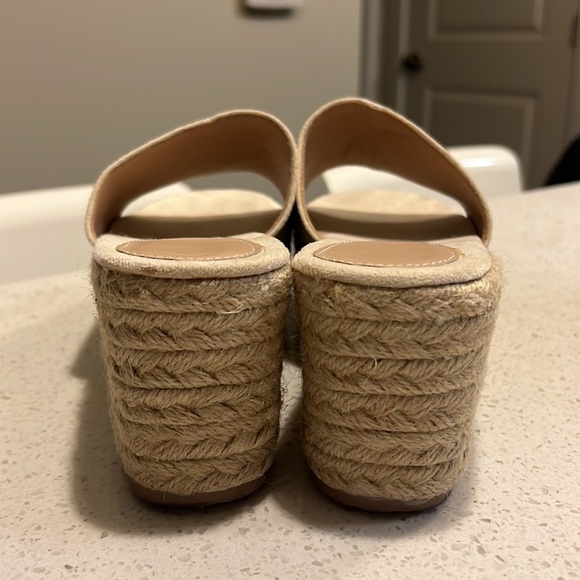 Platforms - Picture 4 of 4